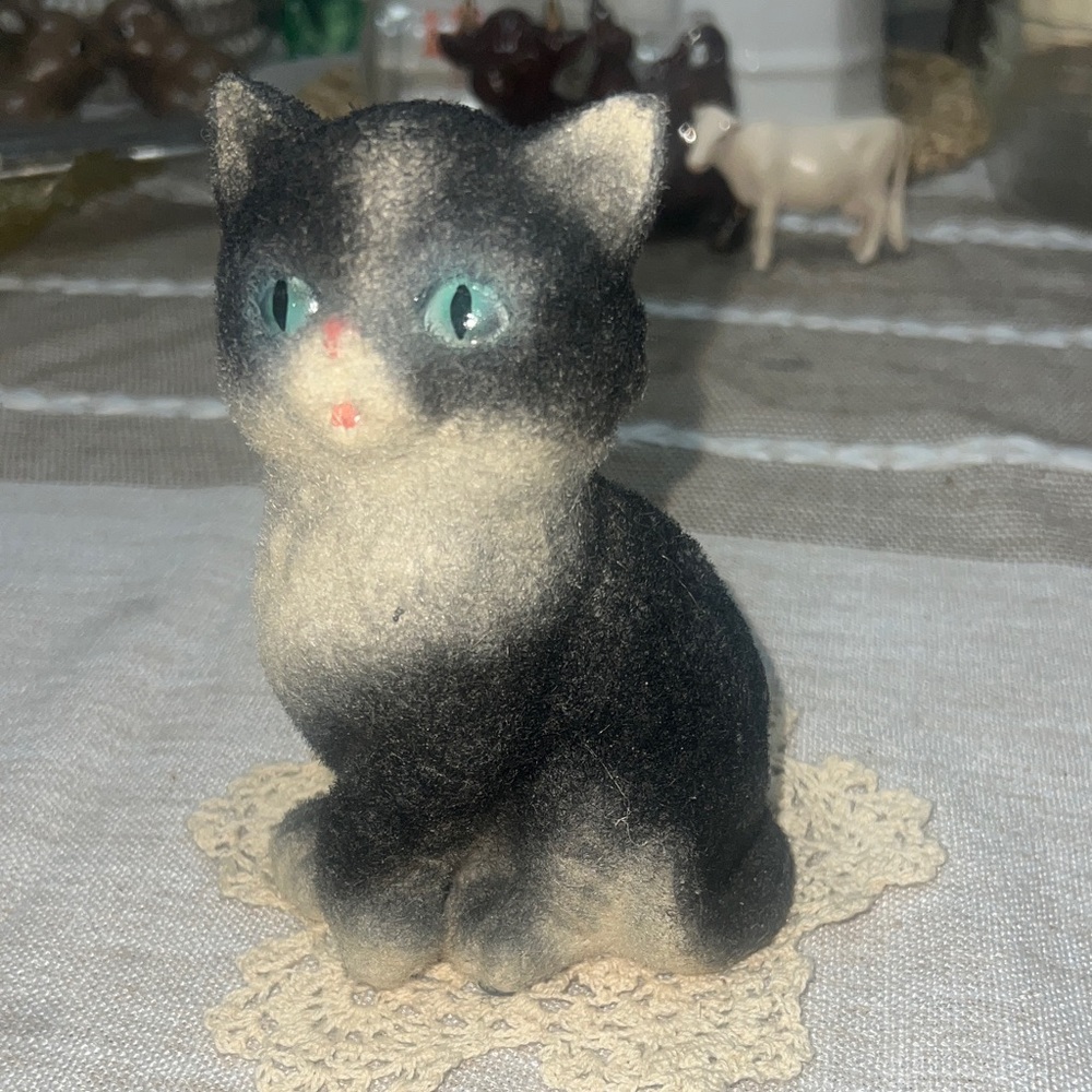 Vintage Ceramic Fuzzy Gray CAT Figurine green eyes